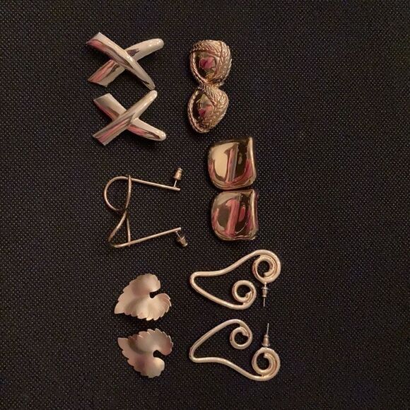 6 pair of beautiful gold colored bohemian earrings EUC - Picture 3 of 13